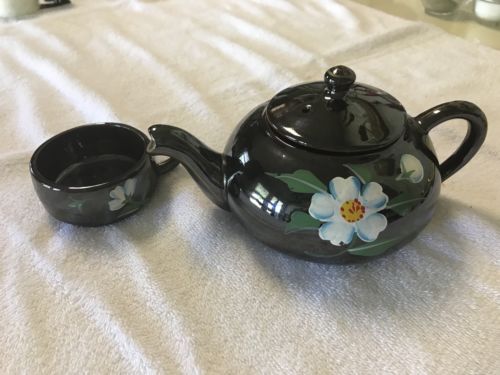 Enesco Teapot And Cup With Lid