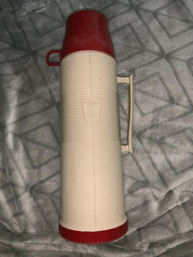 THERMOS Brand - GLASS INSULATED VACUUM SEAL MODEL #2402 - ONE QUART Vtg