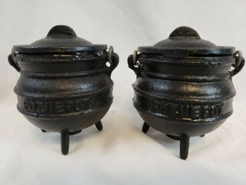Salt and Pepper Shakers Mini Cast iron Cauldrons Potjie pot Miniature