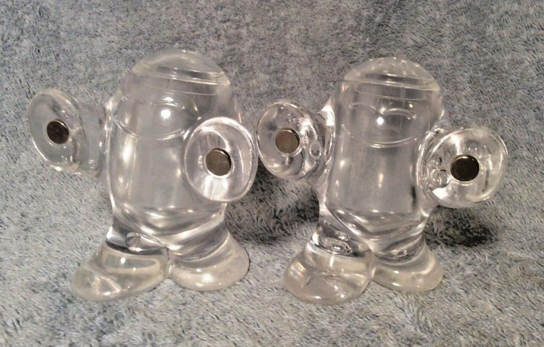 2002 KOZIOL Clear Acrylic Salt & Pepper Shakers Magnetic Hands Smiley Germany