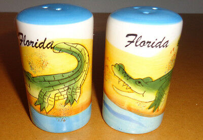 Salt & Pepper Shaker Set: 2.75