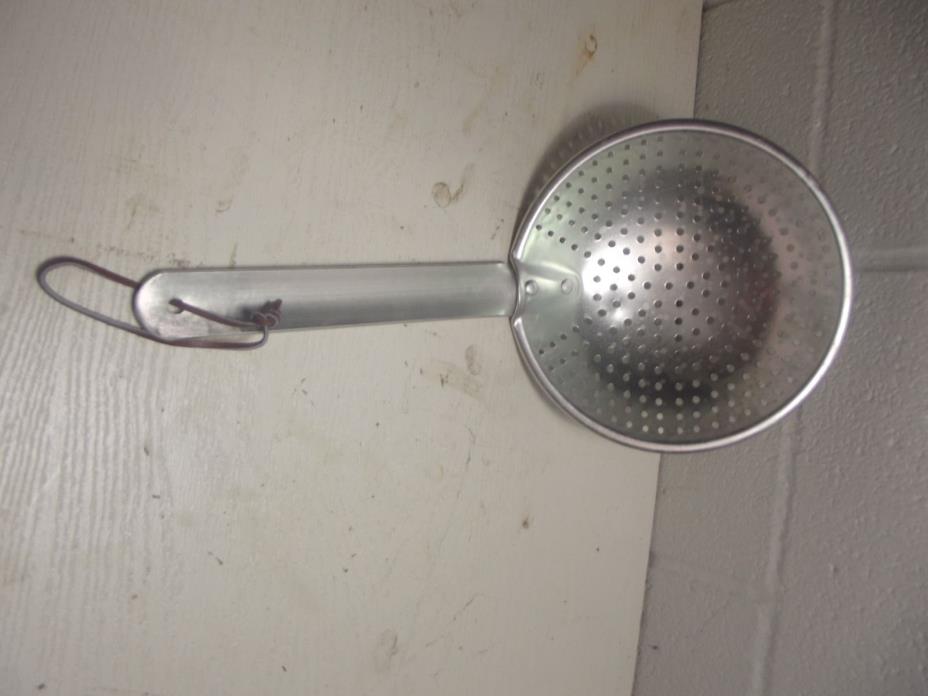 VINTAGE PINEAPPLE PRINCE & DIPPER COLANDER  FREE SHIPPING