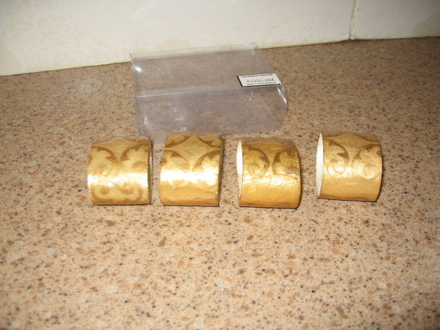Napkin Rings / Napkin Ring Holder, Set Of 4 Gold Colored Embossed Design VGUC