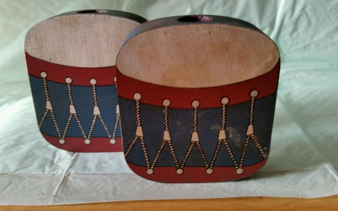 2 1970's drum candle holders, 2 flag napkin rings