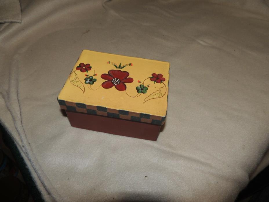 Saparna Napkin Rings Box Set of 4 Hand Painted Folk Art Style FLOWERS NWOT