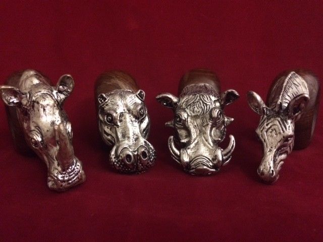 4 PEWTER & EUCALYPTUS WOOD AFRICAN ANIMALS NAPKIN RINGS HOLDER HIPPO ZEBRA RHINO
