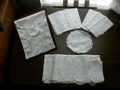 6 NAPKINS & COASTERS 1 TABLECLOTH & MATCHING ENVELOPE CASE TO STORE THEM no smok