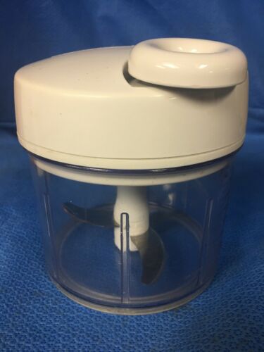 Gently Used! Pampered Chef Manual Food Processor #2581