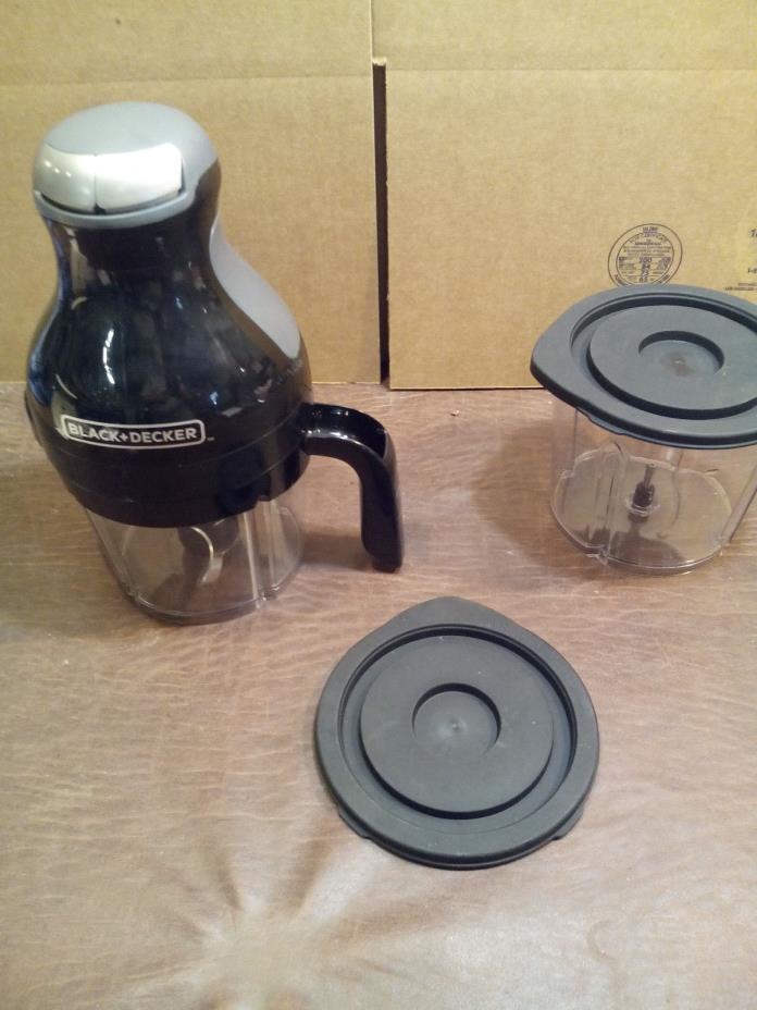 BLACK & DECKER ERGO CHOPPER /WITH TWO MIXING BOWLS AND LIDS