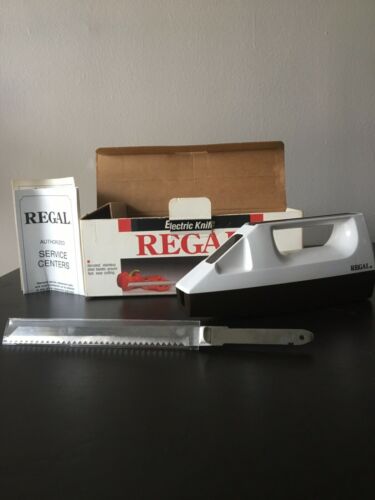 Vintage Regal Electric Knife #v382 Serrated Blades w/original box and paperwork