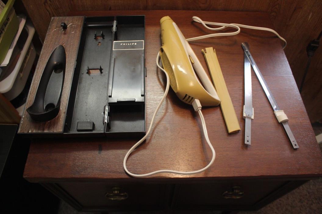 Vintage Philips  Electric knife w storage case. Switchblade KB5229-3