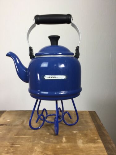 Le Creuset Blue Enameled Tea Kettle Tea Pot 1.25 Quarts 1.1 L Fast Ship