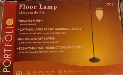 Portfolio Floor Lamp 17911