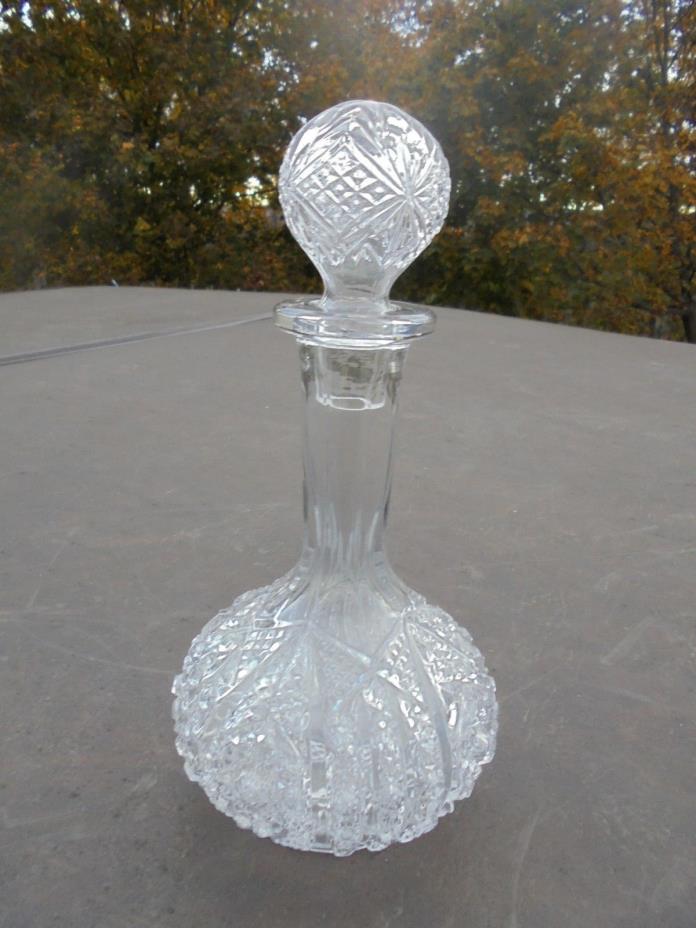 BEAUTIFUL CLEAR GLASS DECANTER WHISKEY LIQUOR W/ STOPPER 10
