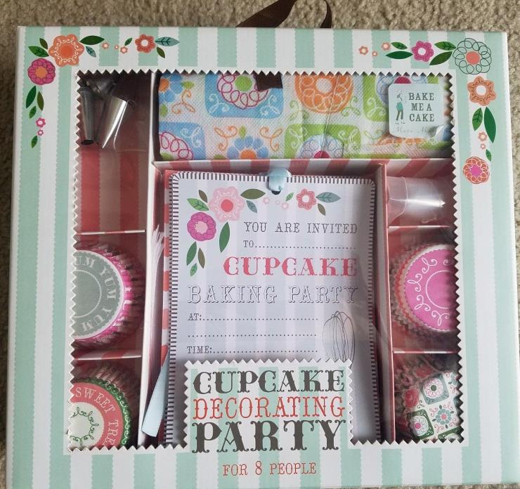 *NEW* Meri Meri Cupcake Decorating Party Kit For 8 Invites Aprons Nozzles Recipe
