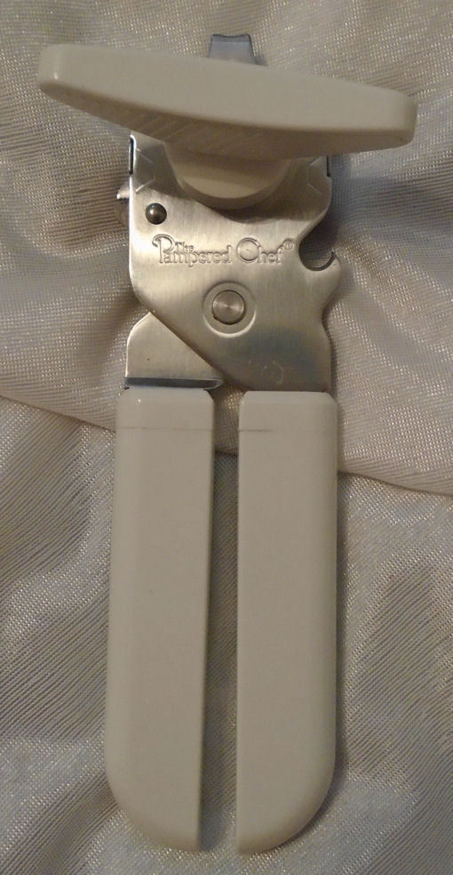 Pampered Chef Smooth Edge Manual White Can Opener #2758 Right or