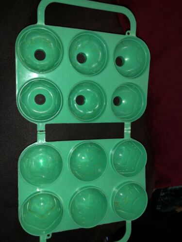 Jello JELL-O Jiggler Egg Mold Green Easter Textured Pattern Design