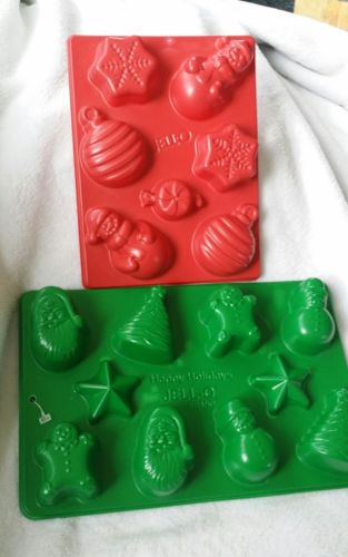 2 DIFFERENT Christmas Jello Jigglers HAPPY HOLIDAYS Red & Green Molds