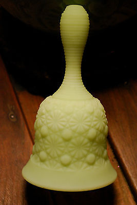 Vintage FENTON Daisy and Button CUSTARD GLASS BELL Very Pale Green W Clapper