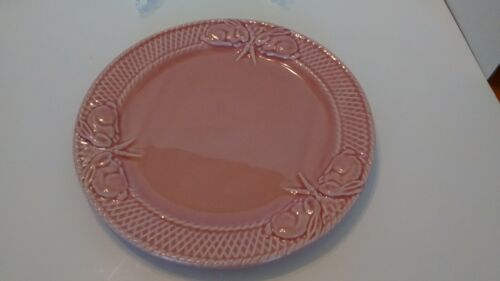 Bordallo Pinheiro, Rabbit Pink, Embossed Majolica Dinner Plate 10 1/4  New