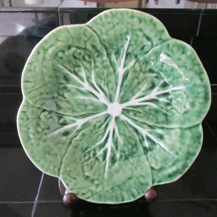Bordallo Pinheiro Green Cabbage Leaf Dinner Plate Majolica Made in Portugal 9.25