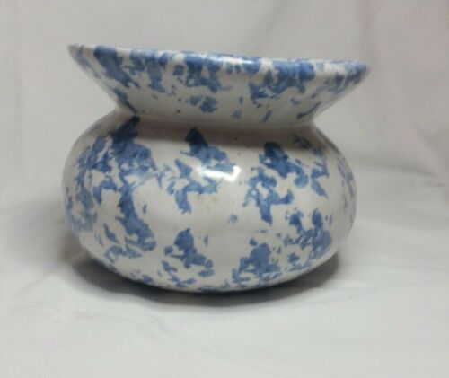 Kentucky Bybee vintage Blue and white Sponge Ware Spittoon