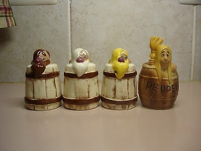 Twin Winton Hillbilly Figurine Salt And Pepper Shakers