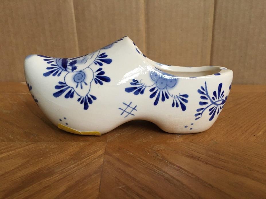 Vintage Delft Blue Hand-painted Shoe 010029