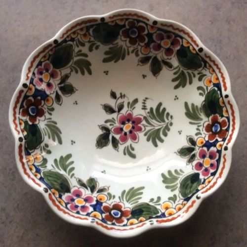 DELFT :: 7 1/4”x 2” SCALLOPED RIM BOWL Floral Polychrome Handpainted HOLLAND