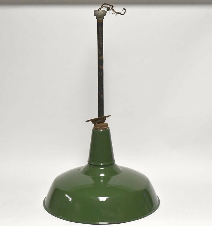 VINTAGE LARGE INDUSTRAL GREEN METAL PORCELAIN BARN LAMP SHADE WITH ARM
