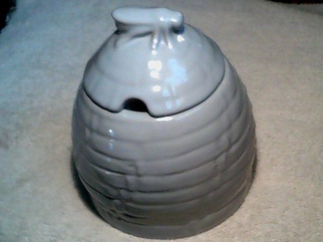 Frankoma pottery 803 Honey pot bumble bee Grey color?