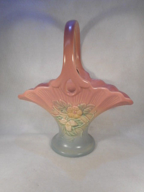 Vintage Hull USA Pottery W1G Wildflower Handled Basket 10 1/2 in.