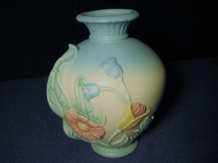 Hull Art pottery B-4 raised flower design Vase - 6 1/2 inch tall