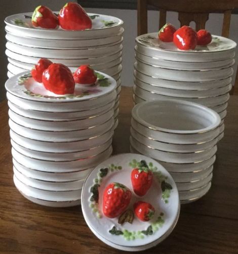 Rare Inarco vintage Strawberry Stacked Plate Design canister Set 4 w/Tops NWT