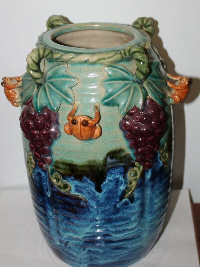 Stunning Vintage Majolica Art Pottery 11-3/4