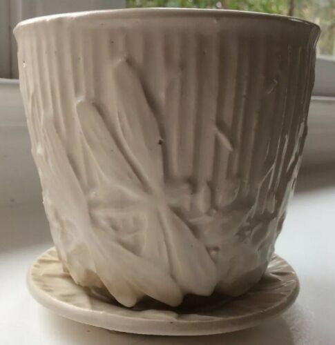 McCoy Medium Dragonfly Pot & Saucer - White