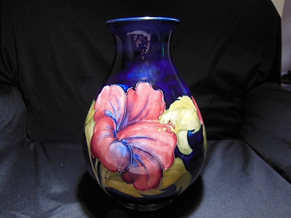 Beautiful Moorcroft Clematis Vase 8 1/2