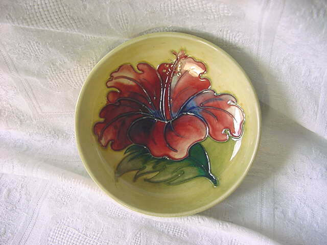 Vintage MOORCROFT Hibiscus Exotic Beautiful FLOWER Bowl ENGLAND Green/Yellow
