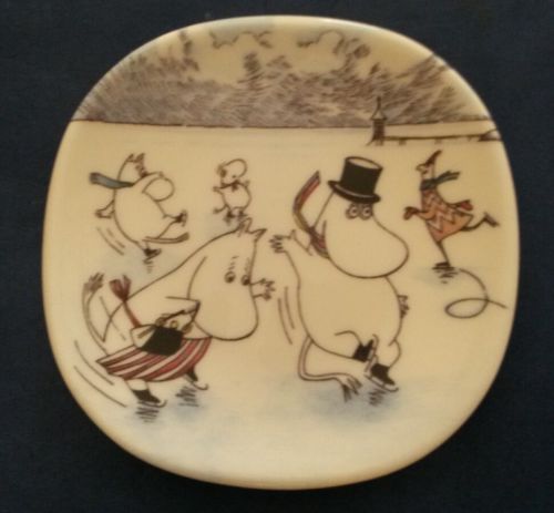 Vintage Moomin Wall Plate by Arabia of Finland 'Winter Skate' Tove Jansson