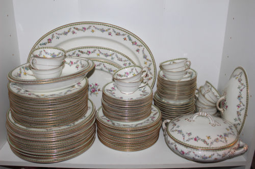 101 PC VINTAGE AYNSLEY 4186 CHINA SET-MARSHALL FIELD & CO. CHICAGO-FLORAL SWAGS