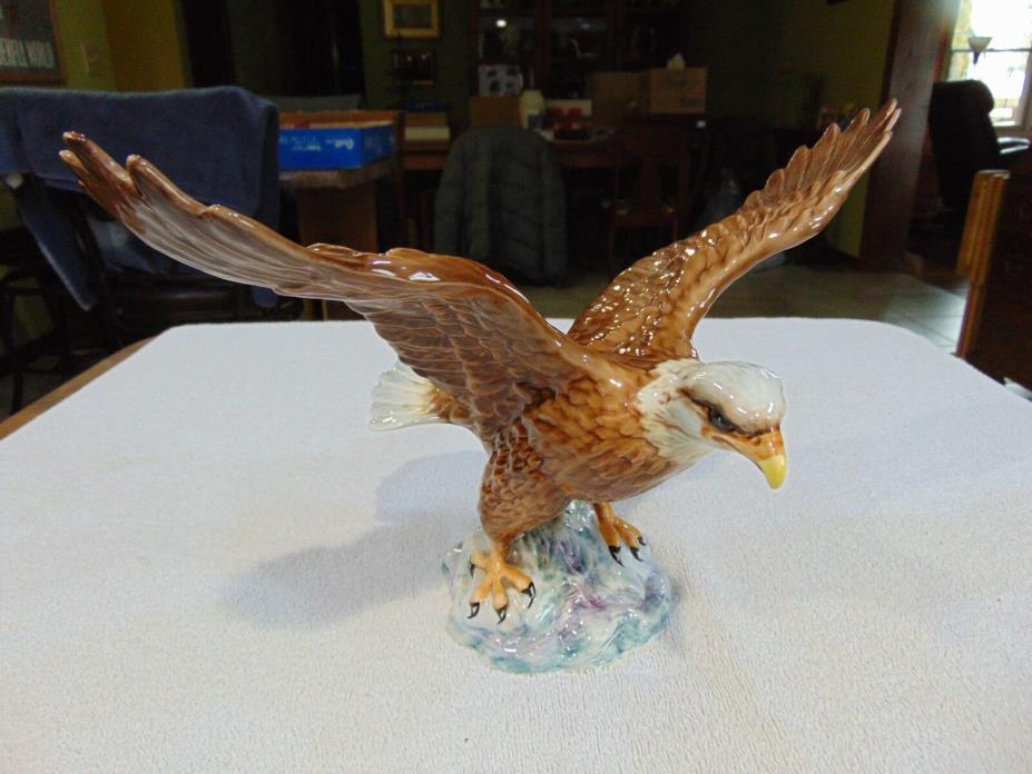 Beautiful Beswick Bald Eagle Figurine #1018