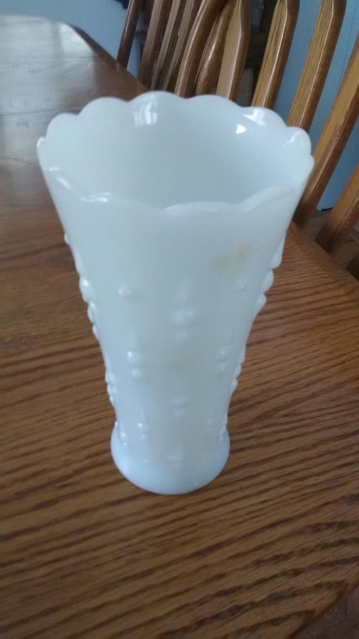 VINTAGE! Milk Glass Flower Vase