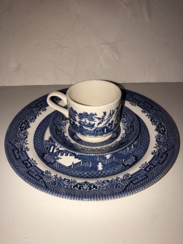 CHURCHILL BLUE WILLOW 3 PIECE SET PLATE CUP and SAUCER IN ORIGINAL BOX