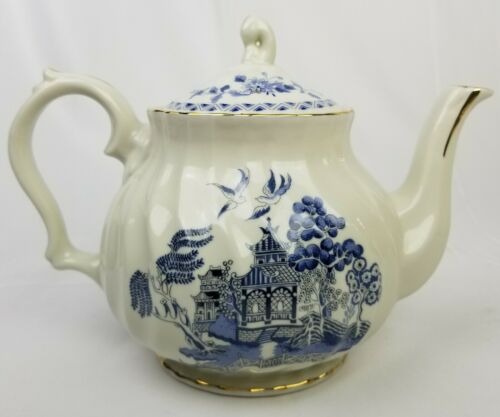 Vintage Blue Willow Teapot Blue White Porcelain Ceramic Japan Collectable Gift