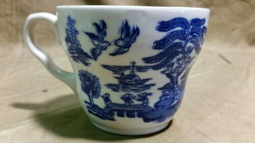 Vintage Blue Willow Tea Cup Fine china pottery  EIT LTD England