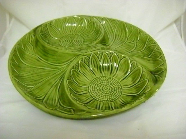 Vintage  #130-CALF. U.S.A Sunflower Design Serving Snack/Relish Plate (Green)