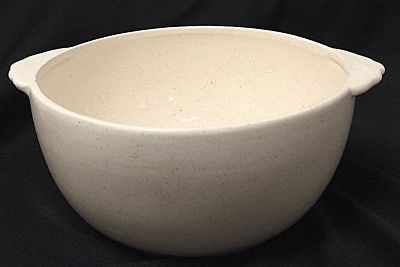 California Pottery Bowl Made in California E25 8 1/2