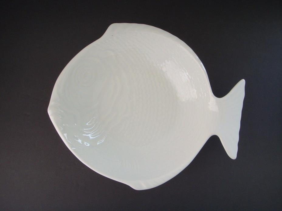 Vintage California Pottery USA White Aqua Fish Serving Bowl Dish Tray Platter