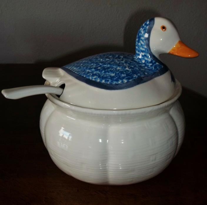 VINTAGE BLUE STIPPLE WHITE DUCK SOUP TUREEN W/LADLE by California Pottery