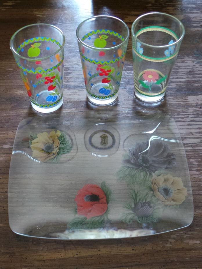 Vintage Corning Ware 3 tumblers and wild poppies 10